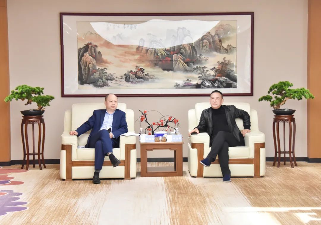 中国华融资产湖南分公司辅导一行莅临老哥网调查互换(图3)