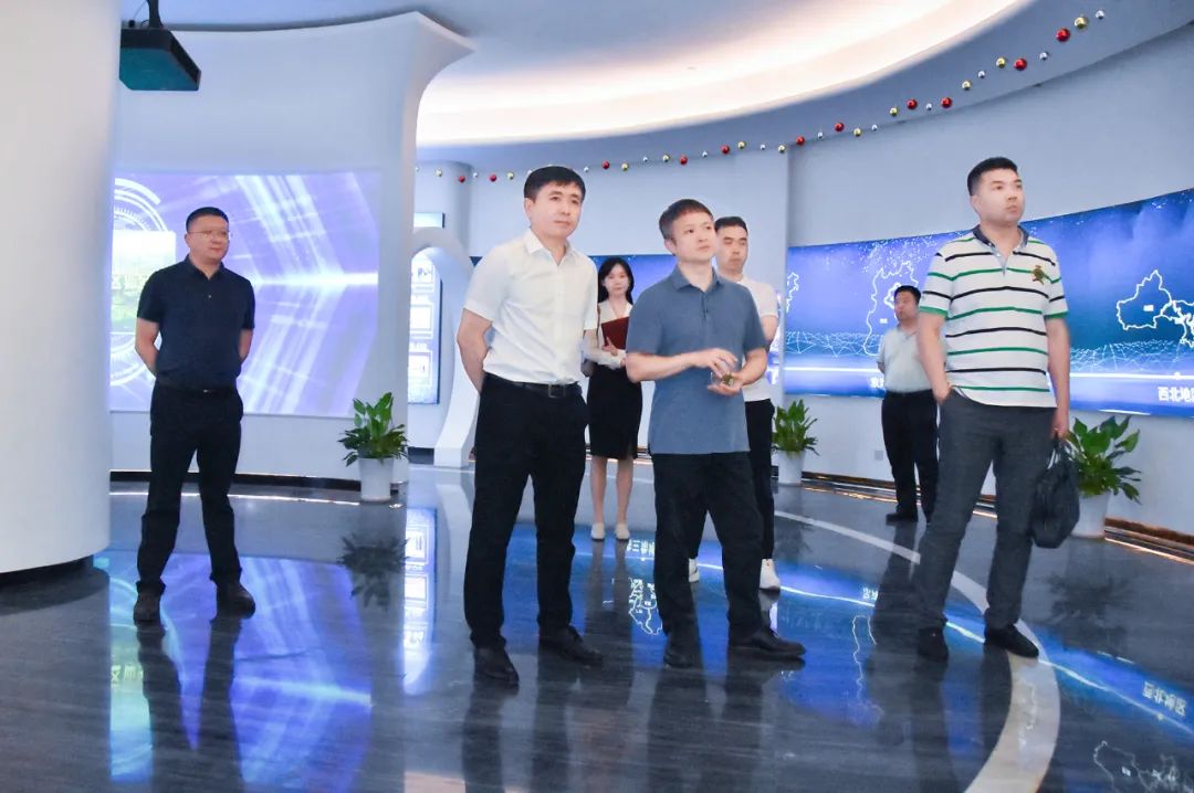 华融湘江银行莅临老哥网调查互换(图4) 华融湘江银行莅临老哥网调查互换(图4)