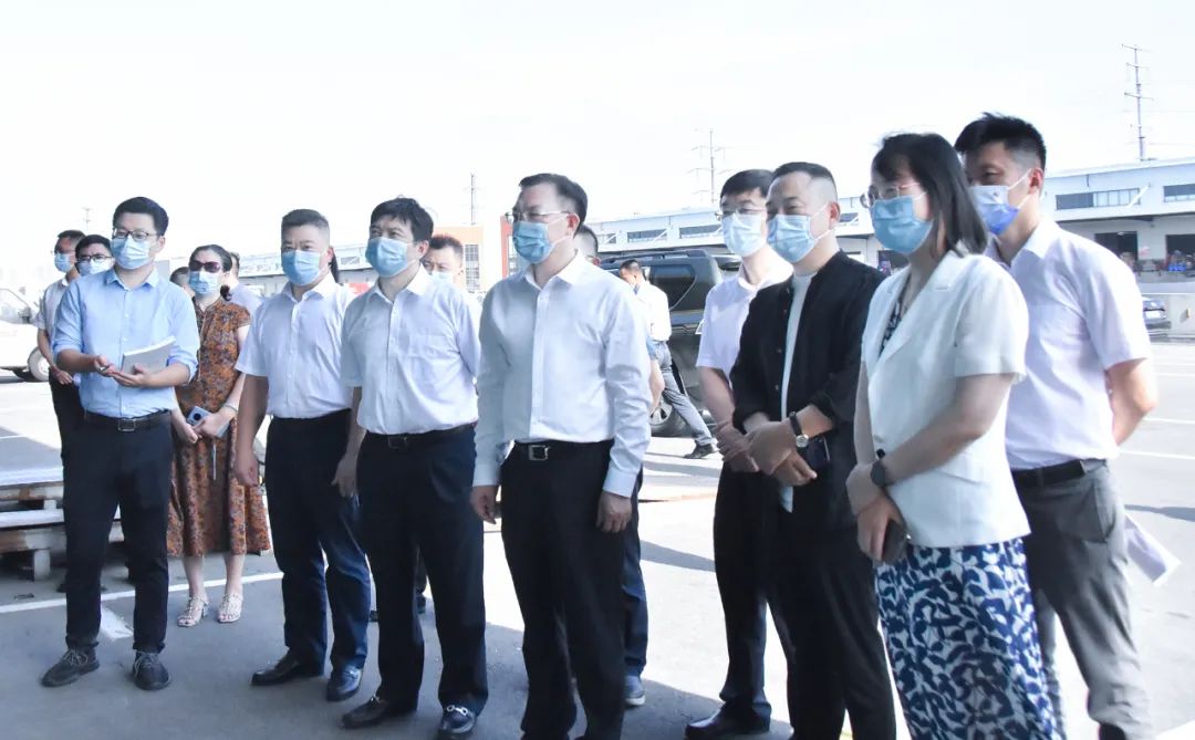 湖南省商务厅党组书记、厅长沈裕谋一行莅临老哥网调查调研(图1)