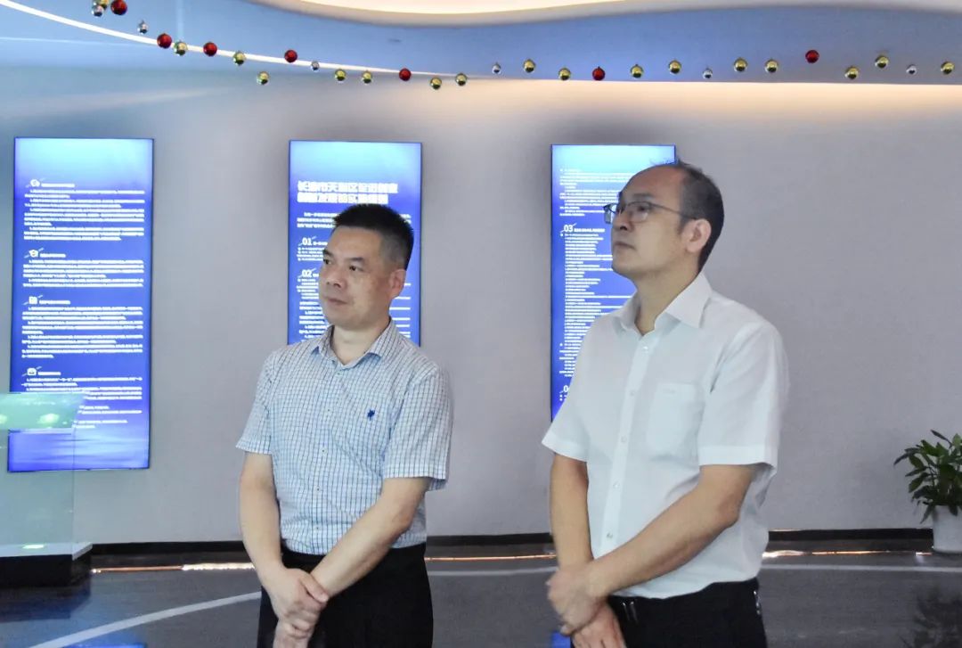 省当局发展钻研中心调研老哥网总部经济(图2)