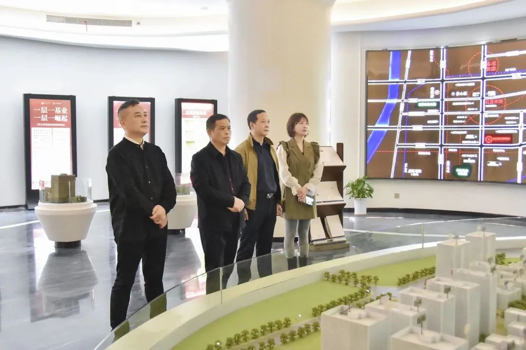 长沙市天心区辅导一行莅临老哥网调查互换(图2) 640.jpg