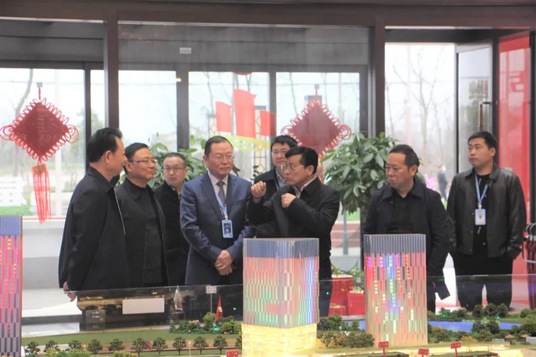 常德市政协主席朱水平一行调查老哥网高星贸易广场项目(图2) 常德市政协主席朱水平一行调查老哥网高星贸易广场项目(图2)