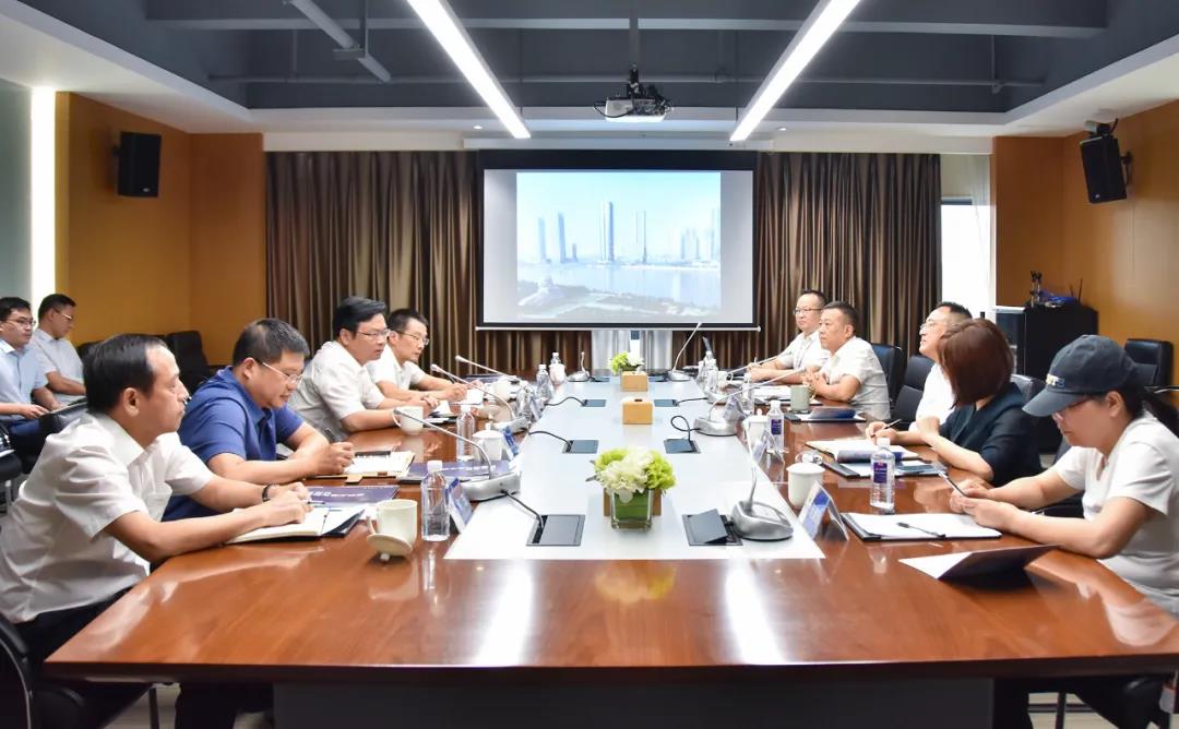 天心区委书记吴新伟一行莅临老哥网调研调查(图4) 天心区委书记吴新伟一行莅临老哥网调研调查(图4)